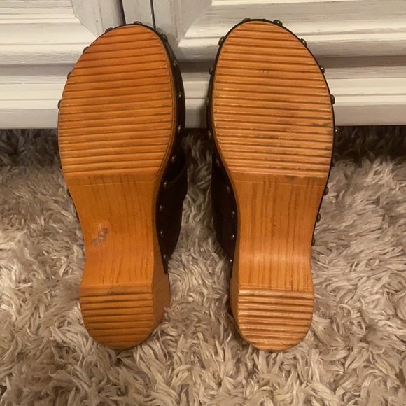 MIA brown daisy clogs with studs size 7 - Picture 7 of 15